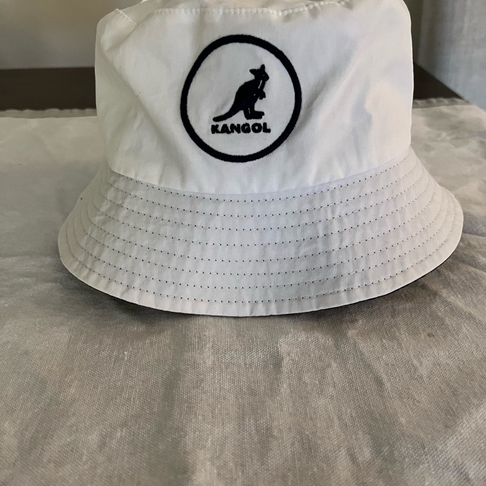 Womens Kangol bucket hat size small